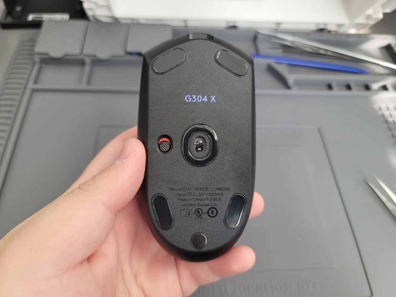 G304X 핫스왑기판 교체 완료 후 하단 피트 부착 모습