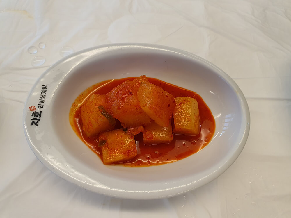 지호한방삼계탕 밑반찬1