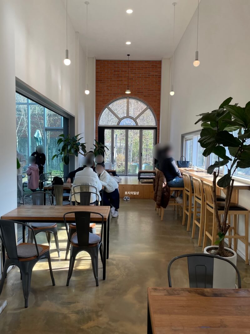 용인 카페 빈투바 로스터리 에그타르트 맛집-내부