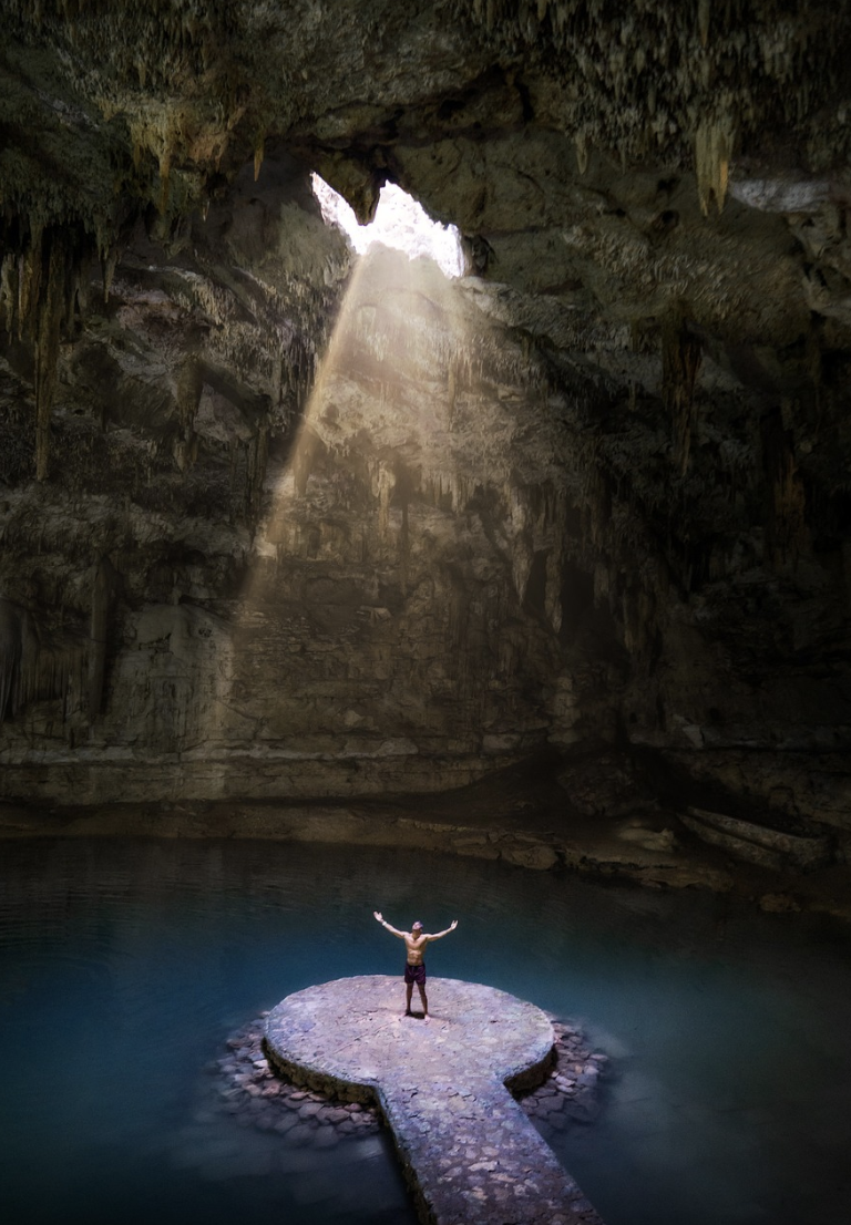 치열한 지구 중심 탐험: 동굴 다이빙 레이스