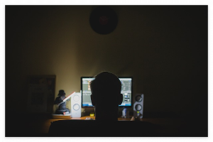 컴퓨터하는남자