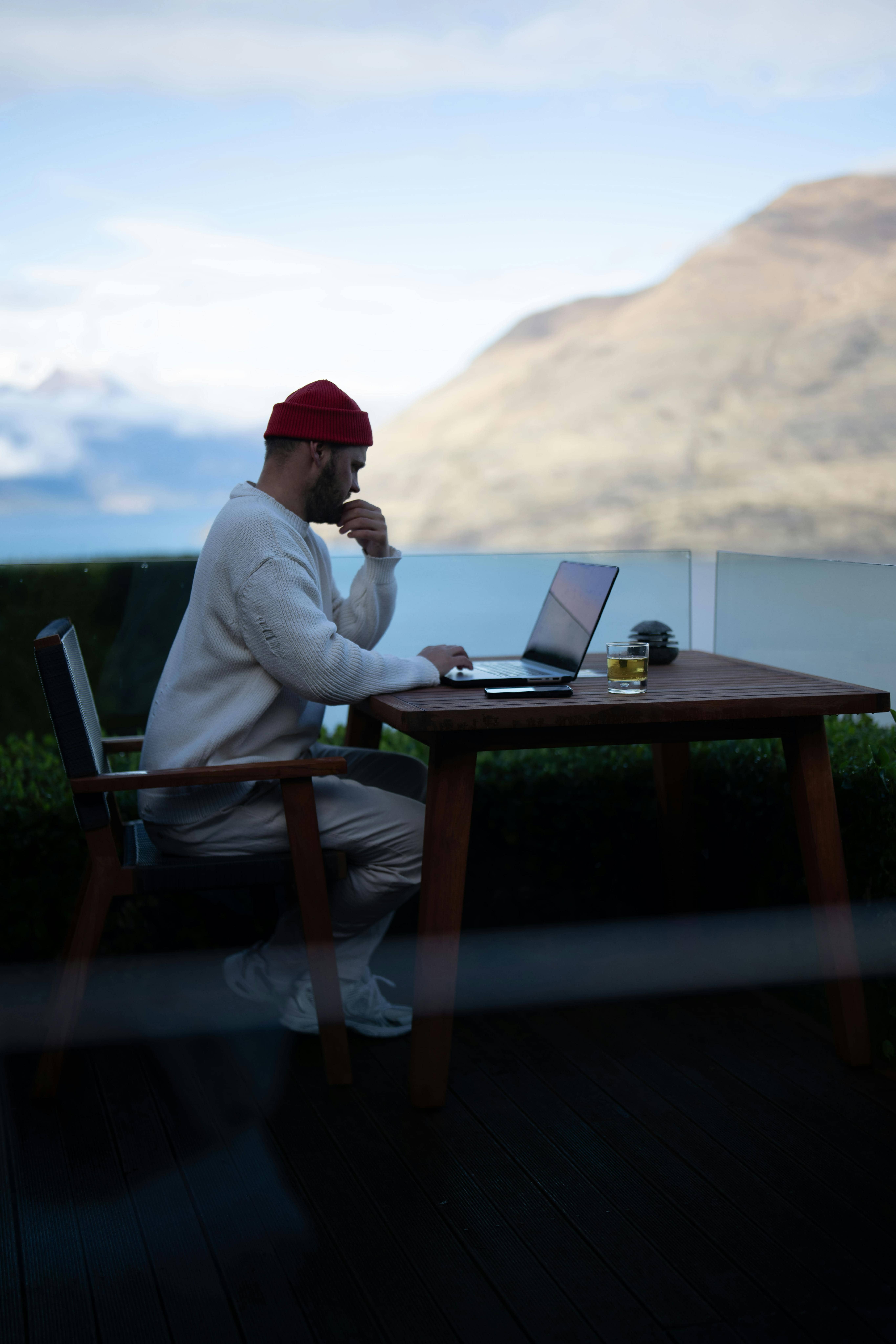 야간근무자들의 발각질 문제와 생체리듬 조절을 통한 관리법