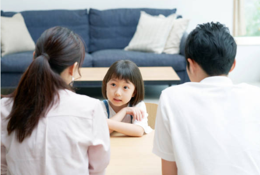 훈계 듣는 초등학생