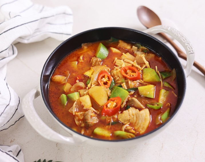 돼지고기 애호박 고추장찌개