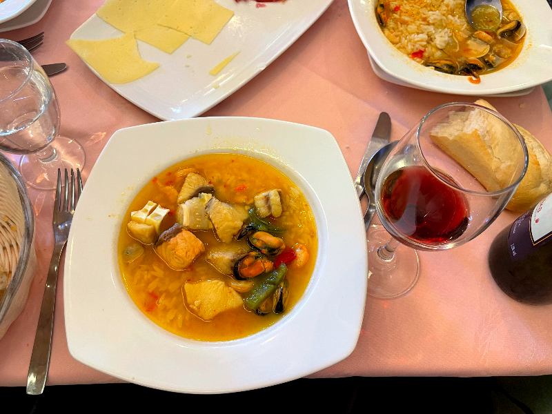 하몽박물관 식당 스프와 와인