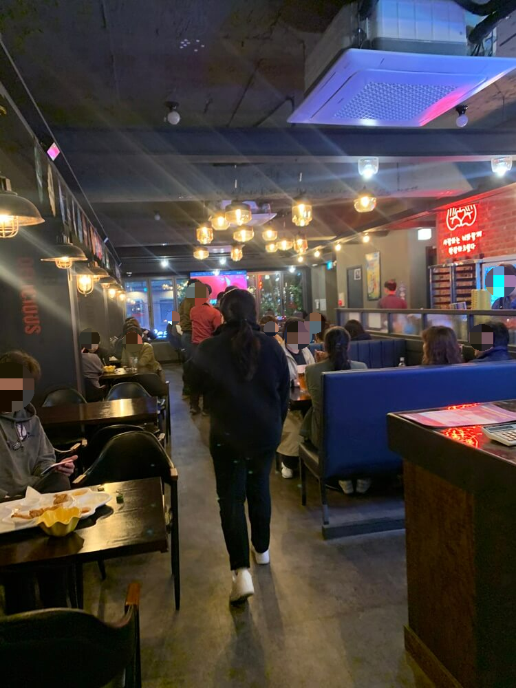 펀비어킹 2층 계단