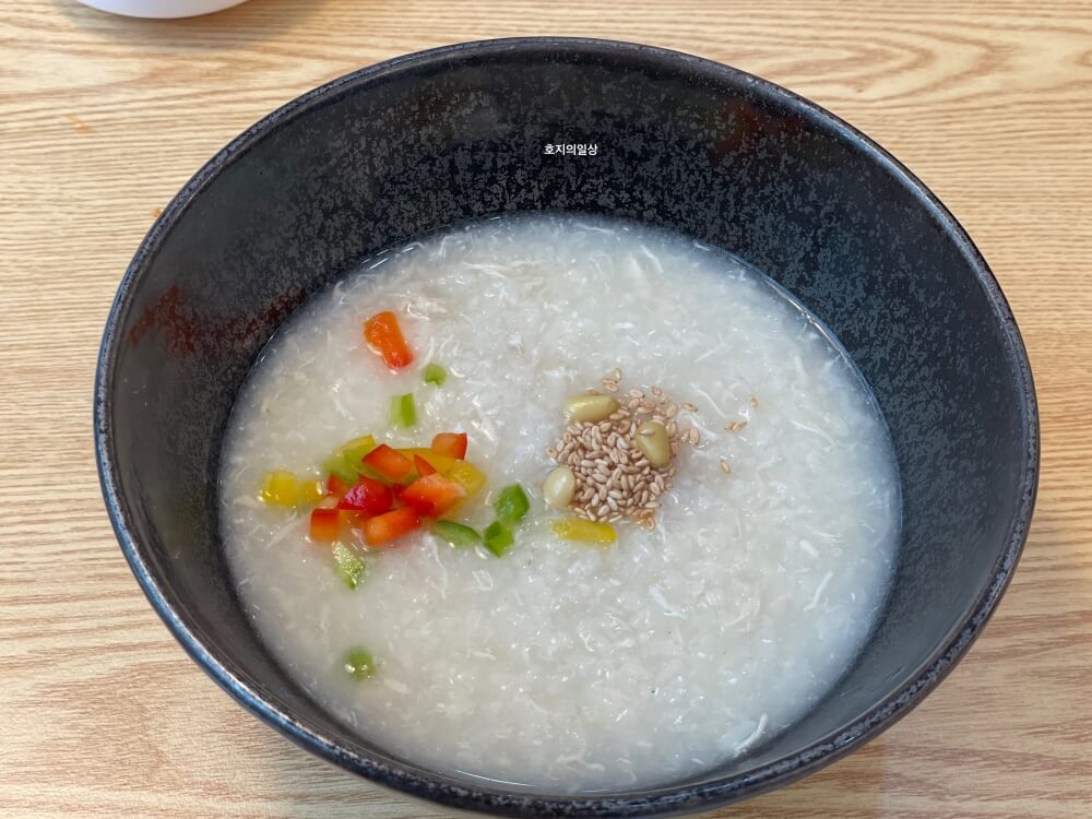 수원 광교 맛집 논현 삼계탕 광교점 - 닭죽 절반 모습