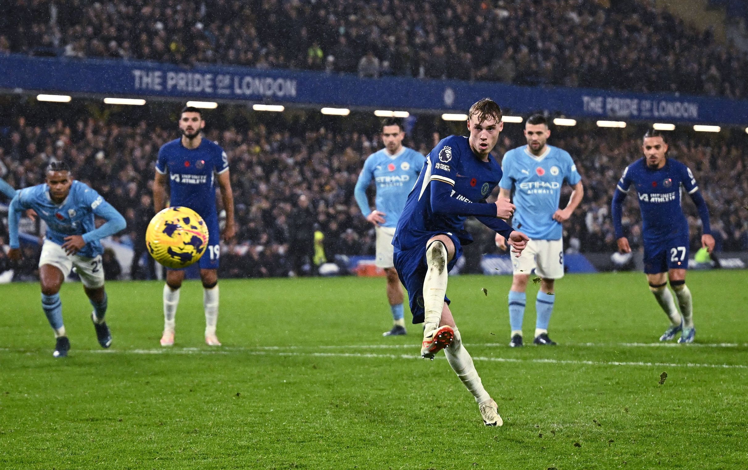 Cole-Palmer-scores-a-late-penalty-v-Man-City