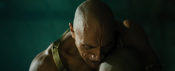 아들을안고있는한남성