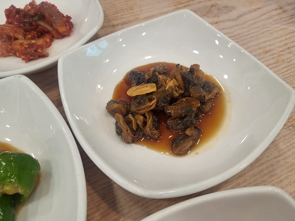 거문도섬 해오름식당 반찬 조개살