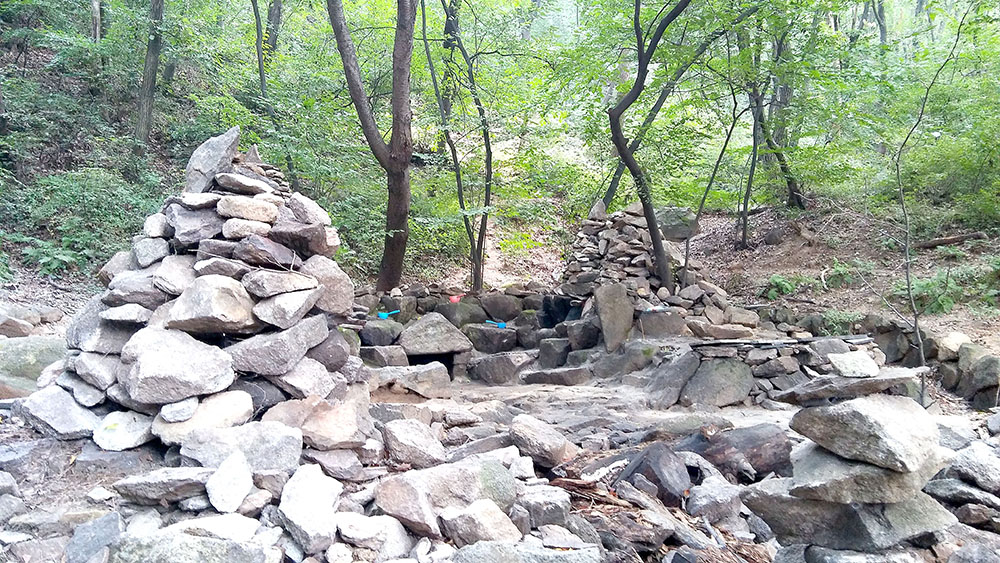 관악산·삼성산 '돌탑 궁예질'