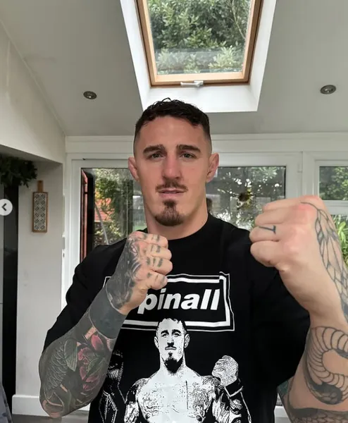 존존스 톰아스피날 전적