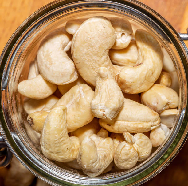 캐슈넛 효능&amp;#44; 칼로리&amp;#44; 부작용&amp;#44; 보관방법. 캐슈넛은 맛과 영양성을 모두 갖춘 건강한 견과류로&amp;#44; 다양한 효능을 가지고 있습니다. 칼로리와 효능&amp;#44; 부작용&amp;#44; 보관방법까지 참고하시기 바랍니다. 