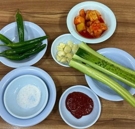 오이-고추장-고추