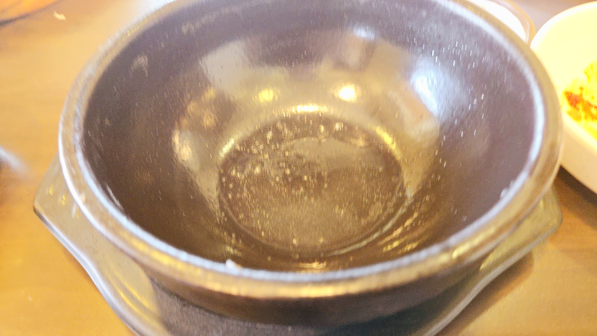 곰탕 국물 한방울 남깅 없이 클리어