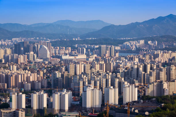 아파트 경매 시장 적체 심화와 내림세 지속 사진