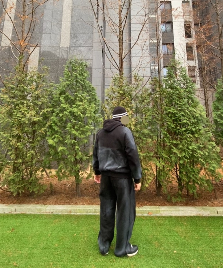 데일리룩('25. 12. 10.)루오에스펙 울니트햇 버킷햇 니트비니 벙거지 사파리햇, 갓디스 갓디스짐웨어 헤비워싱 오버핏 빈티지 후드티 트레이닝팬츠, 뉴발란스 480v5 블랙