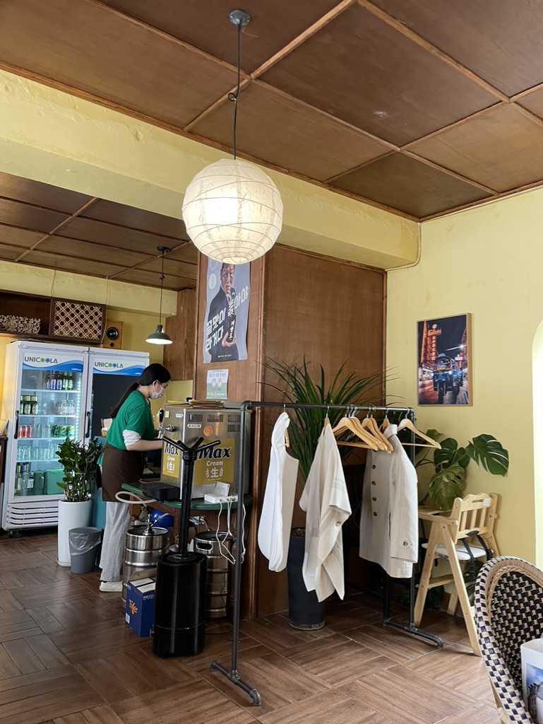 메콩싸롱 2층 홀