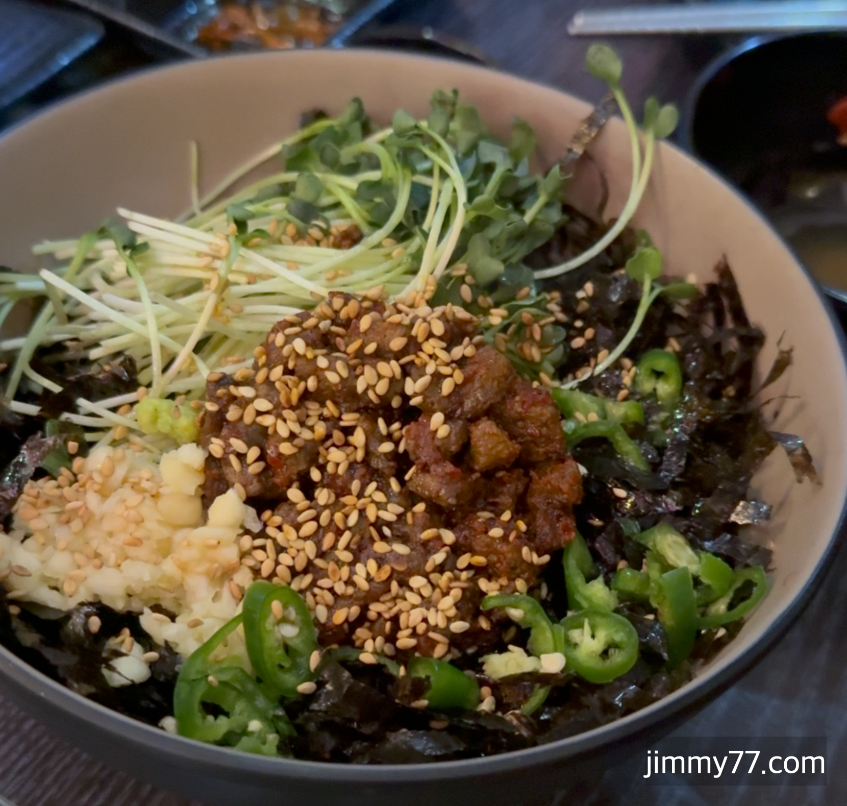 뭉티기와꽃사시미