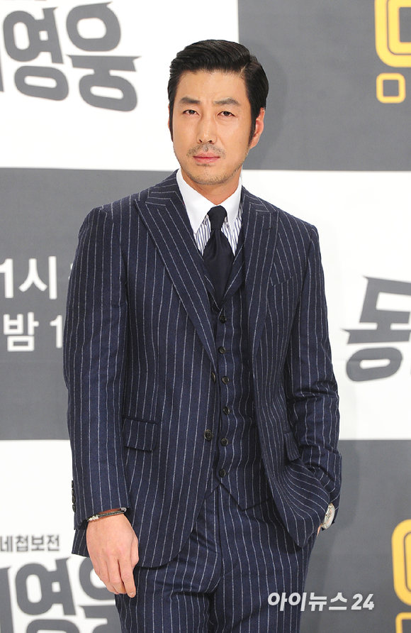 배우 윤태영이 19일 OCN 드라마 '동네의 영웅' 제작발표회에 참석하고 있다. 2016.01.19 [사진=아이뉴스24 포토DB]