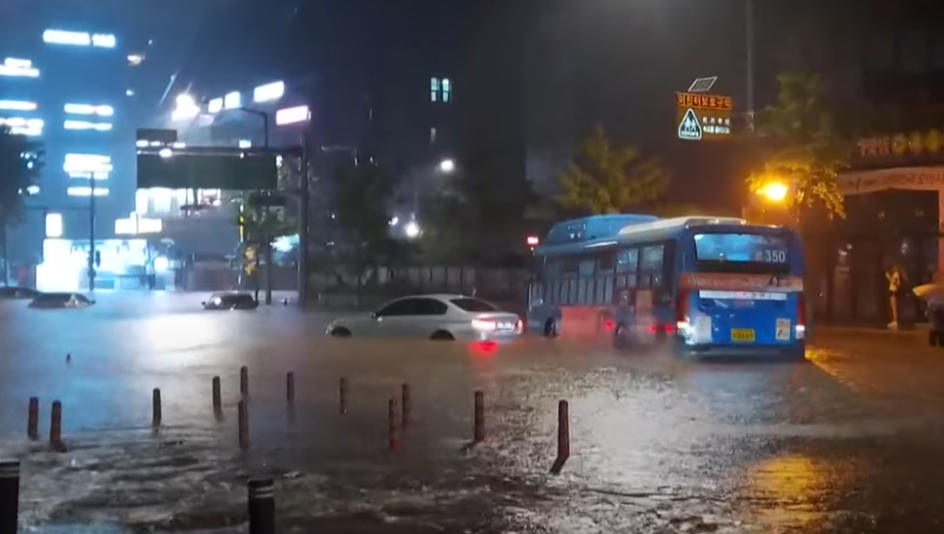 물에 바진 차량1