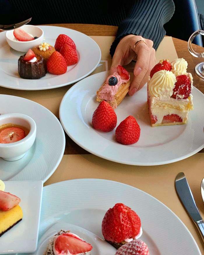생방송투데이 용산 신용산 딸기 디저트 뷔페 맛집