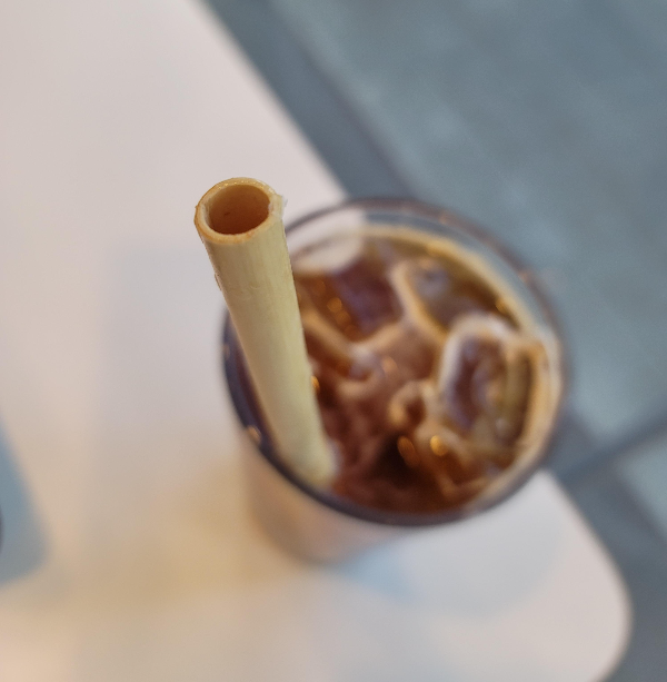 벌집다방 마곡나루점 대나무(?)빨대