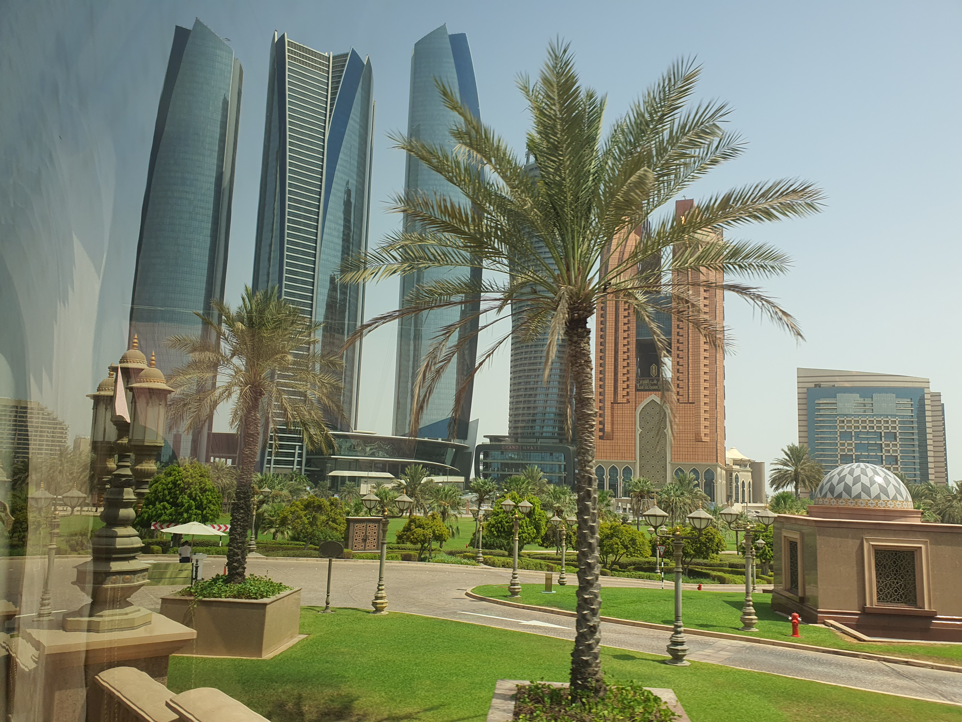 노랑풍선 두바이 패키지 4박 6일 2일차- 셰이크 자이드 그랜드 모스크 대통령궁 에미레이트 팰리스 루브르박물관