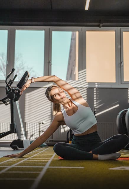 하루 종일 앉아 있는 직장인, 몸이 망가지는 신호와 대처법