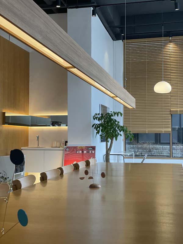 카시아 대형 테이블