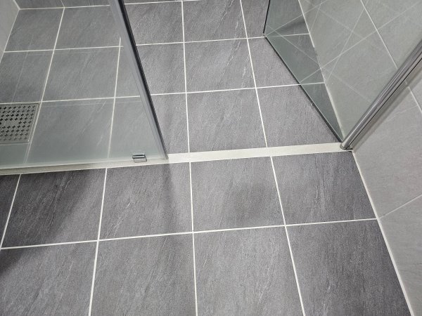 욕실 타일 바닥