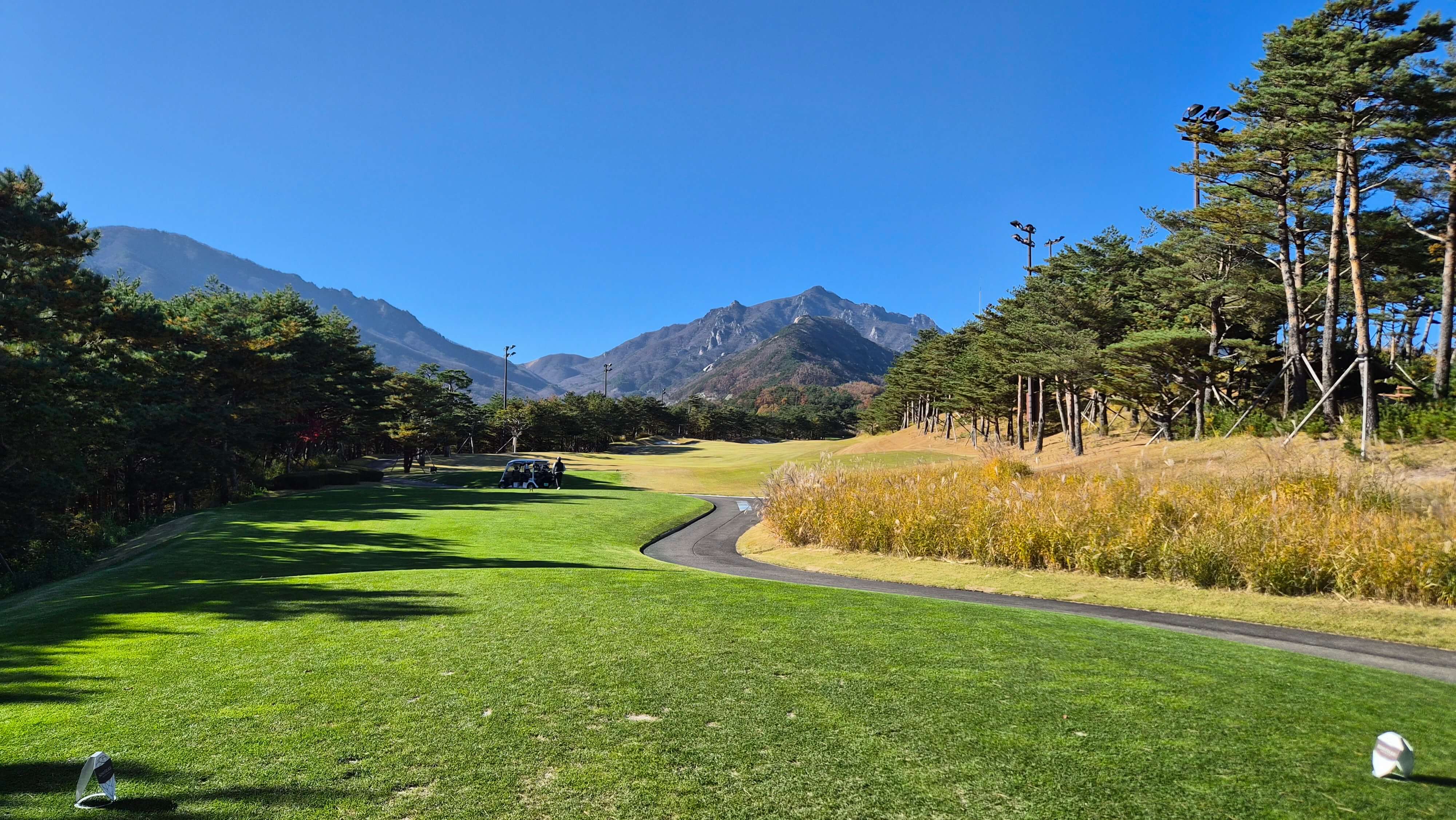 골프장 경험담 소노펠리체cc델피노 설악산 울산바위와 탁 뜨인 동해 바다 소나무가 멋진곳
