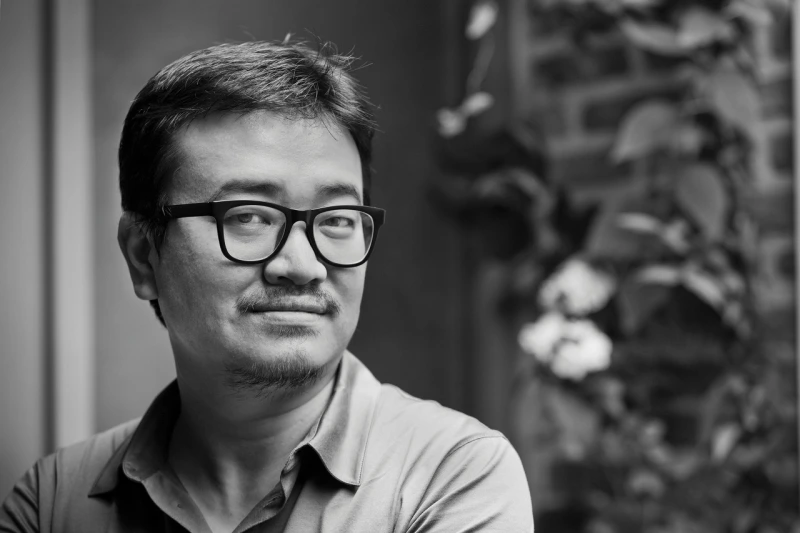 안경쓴 연상호 감독