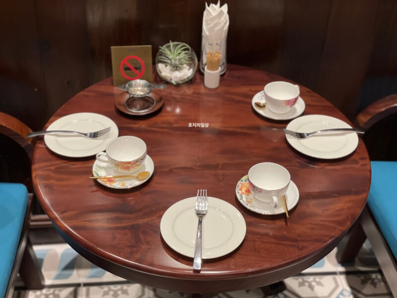 나트랑 포티크 호텔 가성비 애프터눈티 세팅