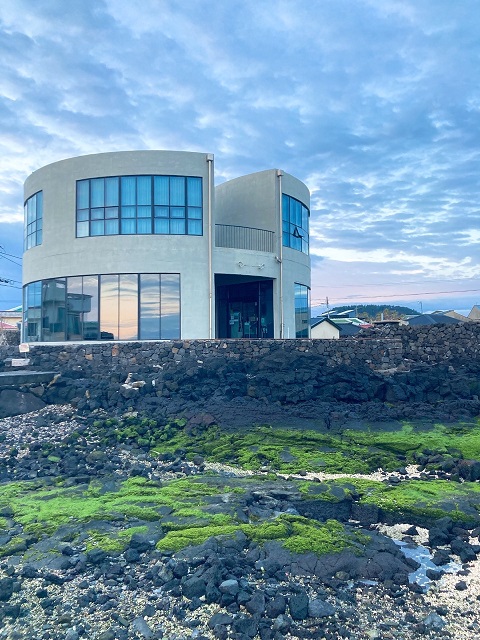 제주넘은봄건물