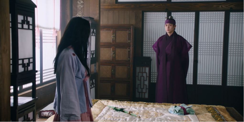 낮에뜨는달_2회