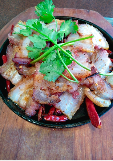 돼지고기 비계 튀김