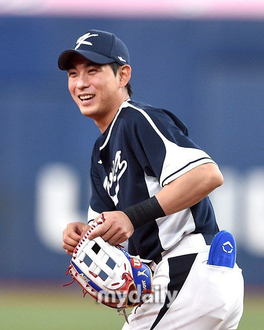 이정후 나이 프로필 학력 고향 가족 기록 연봉 300억의 가치: 타율 0.404 미친 반등 비결 총정리