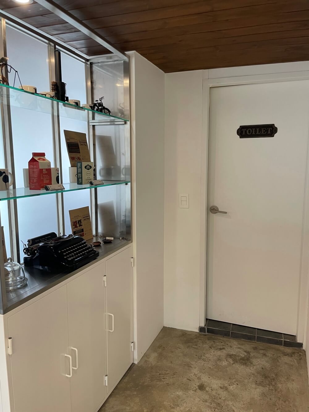 행궁동-카페-홀맄-화장실