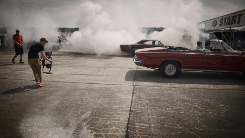 영화를 촬영하는 모습