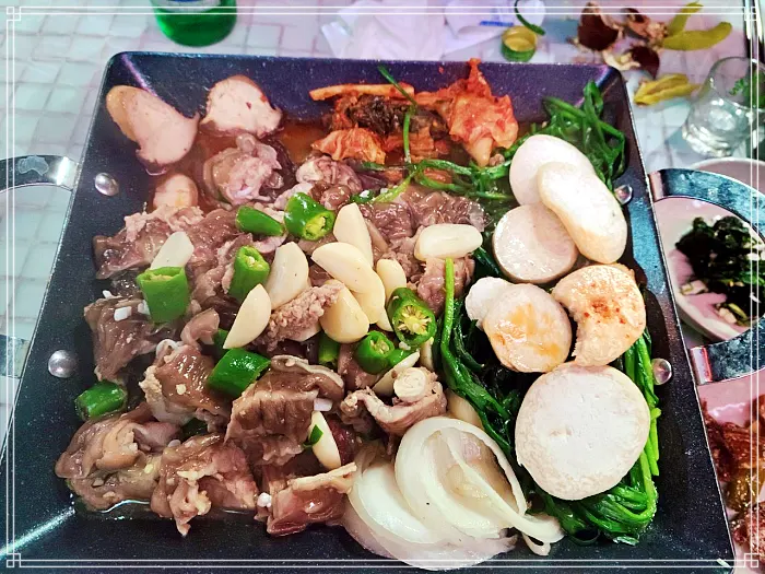 여수 낭만포차 거리 맛집 해물 삼합, 꼬막 무침