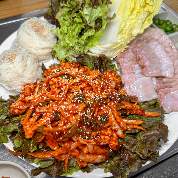 천하장사냉면굴전문 시흥본점 노포의손맛 오징어보쌈