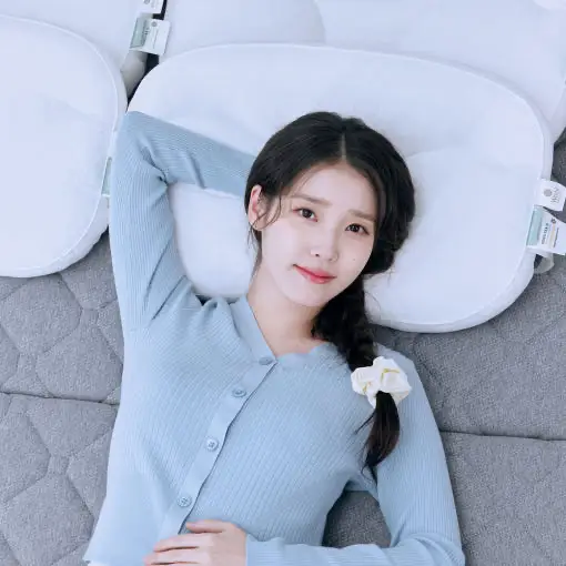 아이유 베개모델
