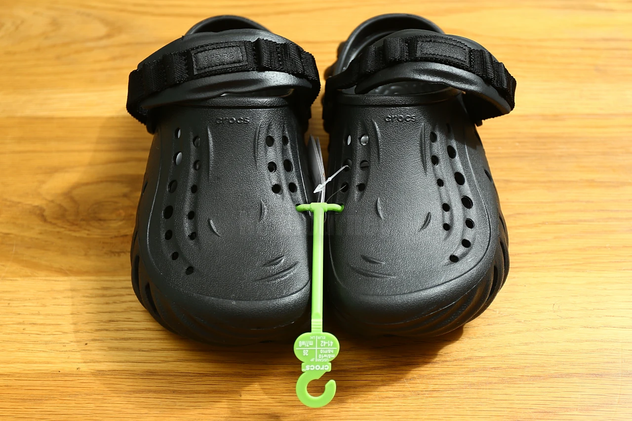 크록스 에코 클로그 정면 Crocs Echo Clog front view
