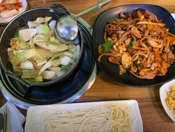 생생정보 성남 오징어제육쌈밥과 무제한칼국수 낙지쌈밥 주인맘대로 14,500원 장사의신 정보