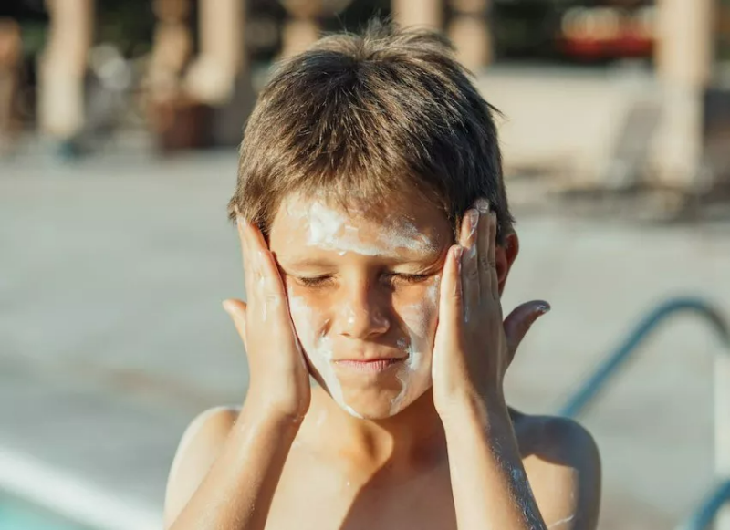 자외선차단제 얼굴에 바르는 아이