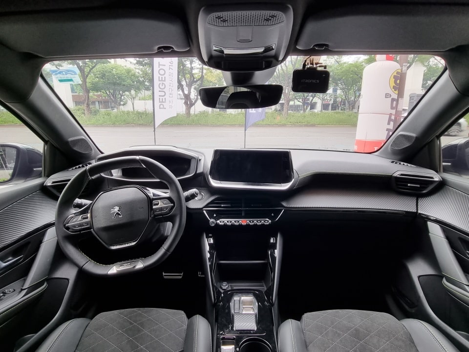 e-208 GT 실내입니다.