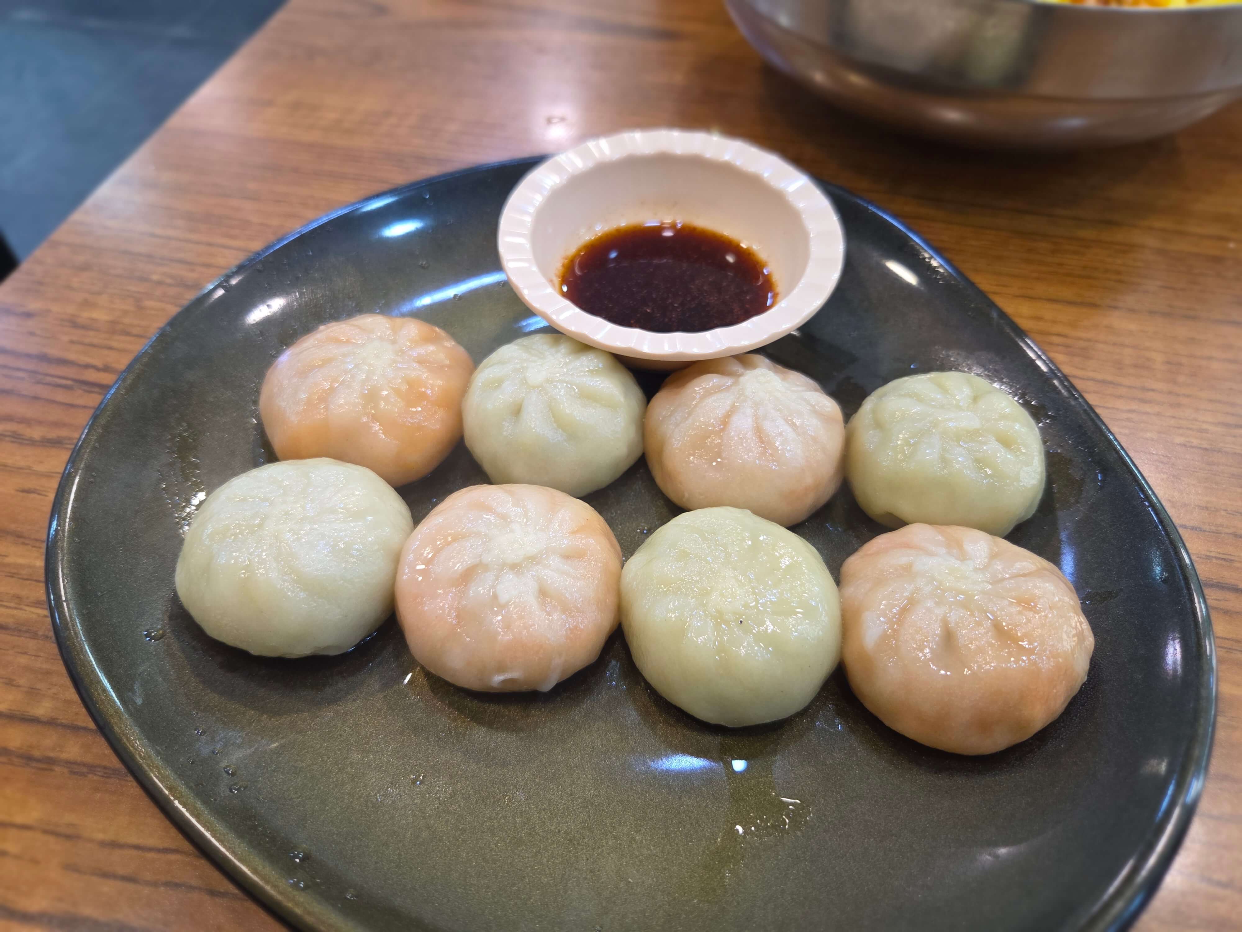 충무동 비빔 칼국수 만두