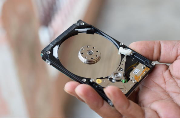 작업 관리자 '시작 앱' 목록에서 불필요한 프로그램을 우클릭하여 '사용 안 함'으로 설정하는 화면