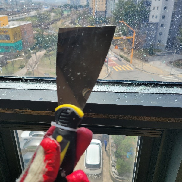 헤라, 일명 껌떼는 칼이다.